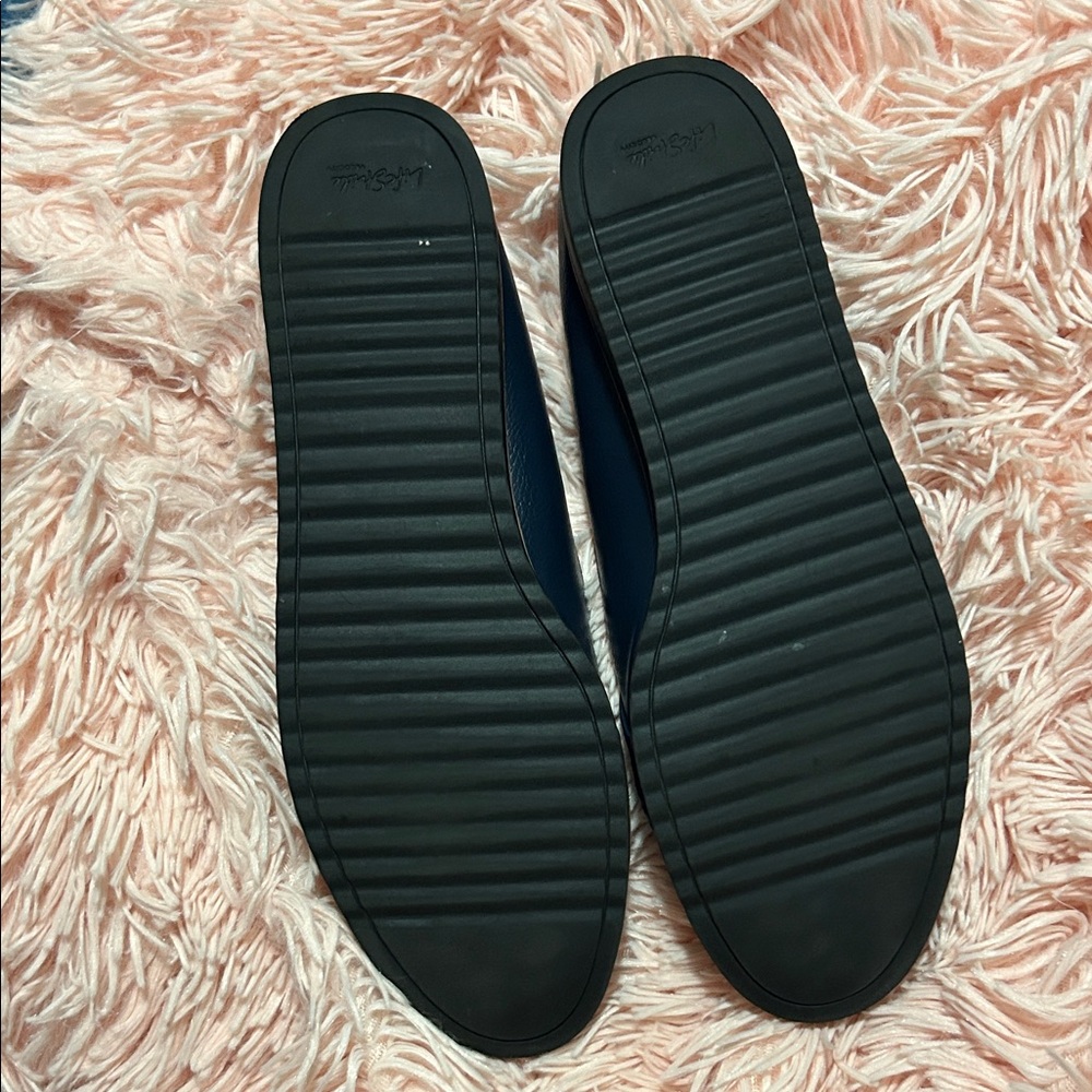 Life Stride Navy Flats - Picture 3 of 5